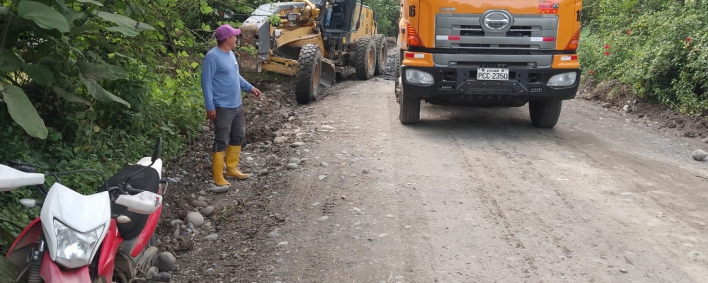 MANTENIMIENTO VIAL EN EL SECTOR 5 DE AGOSTO - LA GABARRA
