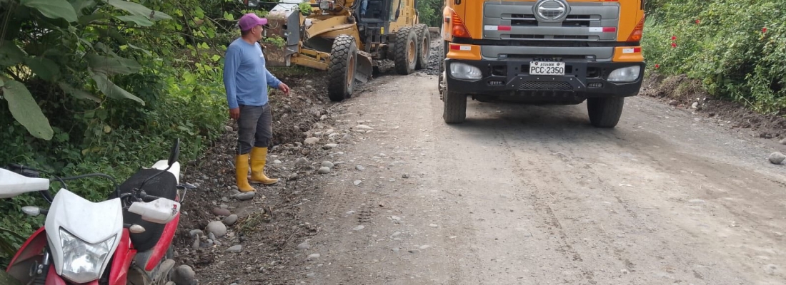 MANTENIMIENTO VIAL EN EL SECTOR 5 DE AGOSTO - LA GABARRA